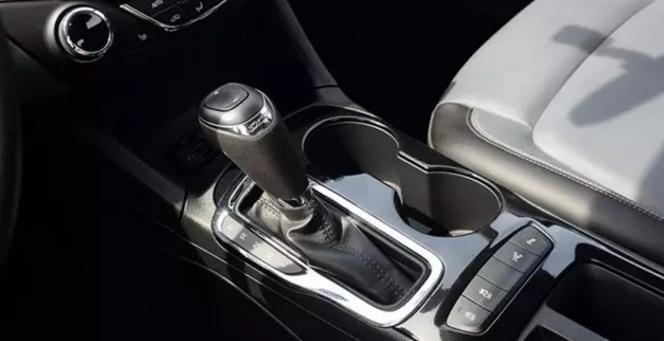 科鲁兹行驶放油门顿挫,科鲁兹的操控表现