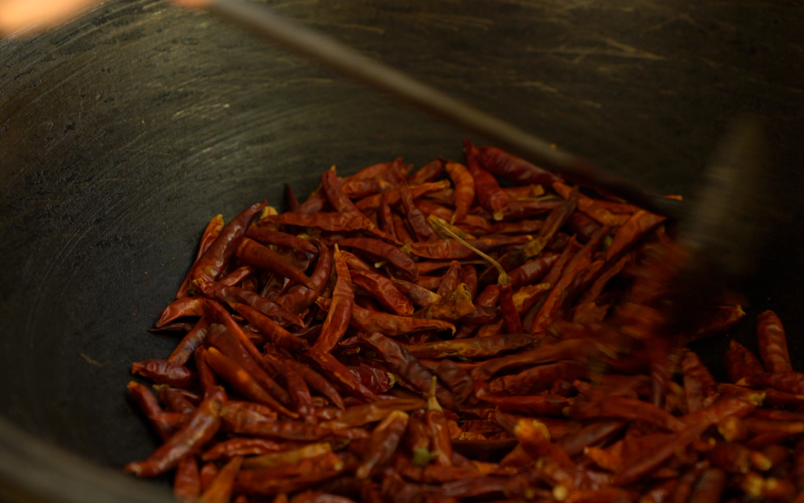 鸡肉蘑菇酱做法,鸡腿菇炖酱的做法