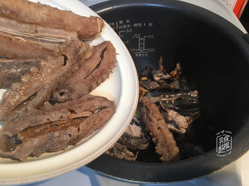 乌鸡海参汤隔水炖还是直接熬,海参乌鸡汤做法