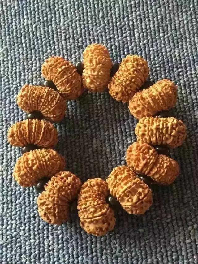 金刚菩提子纹路里面有小孔正常吗,金刚菩提啥样的纹路才是顶级的