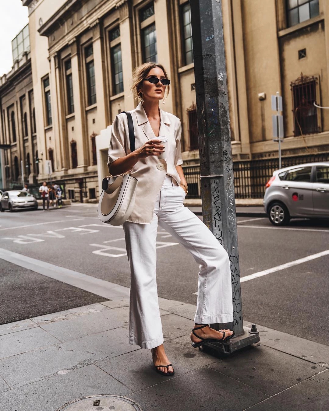 腿短的女生穿什么裤子显高,高腰裤小个子显腿直