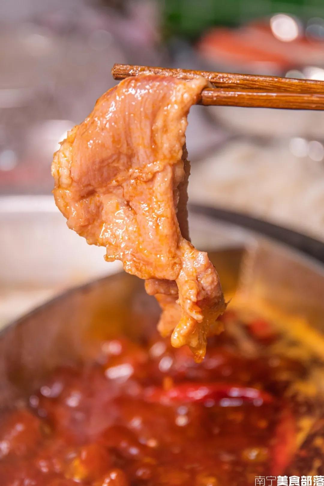 南宁三街两巷排队到深夜的火锅,排队王串串香火锅