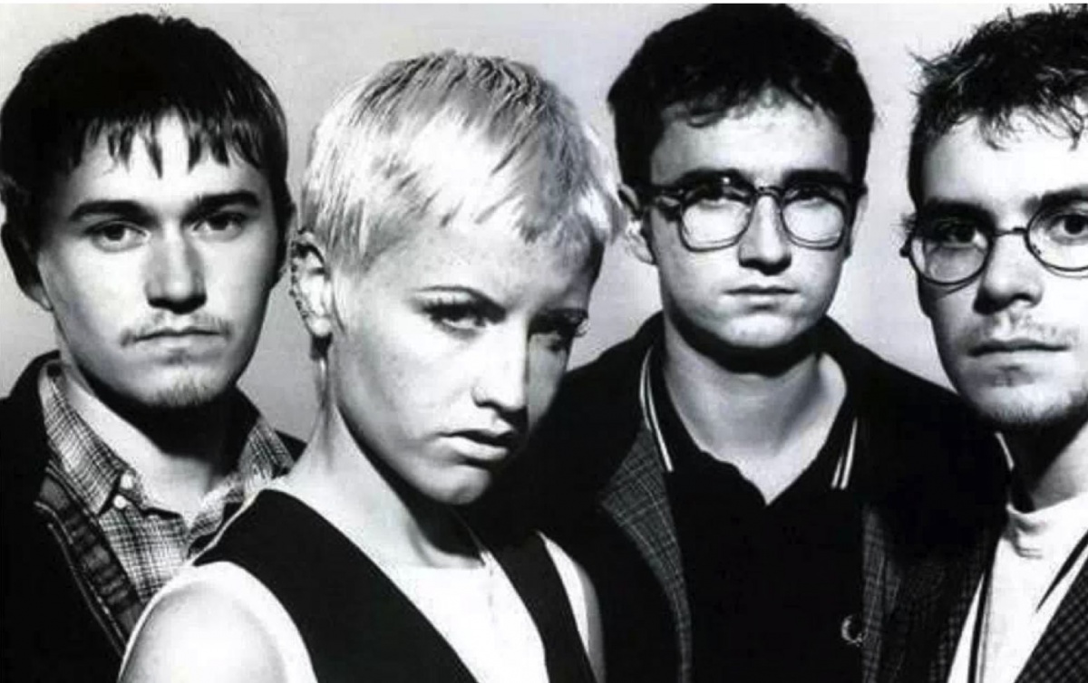 演唱会开场20分钟被叫停歌手道歉,刚开场被叫停