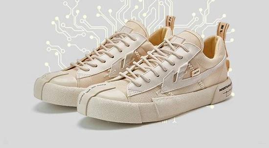 潮得都快不认识了，这还是回力吗？