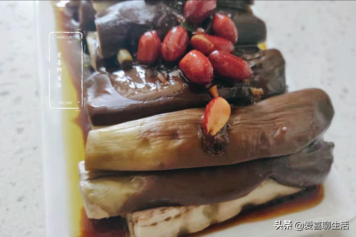 这两种食材一个脆爽一个软烂，一蒸一拌5分钟出锅，常吃对身体好