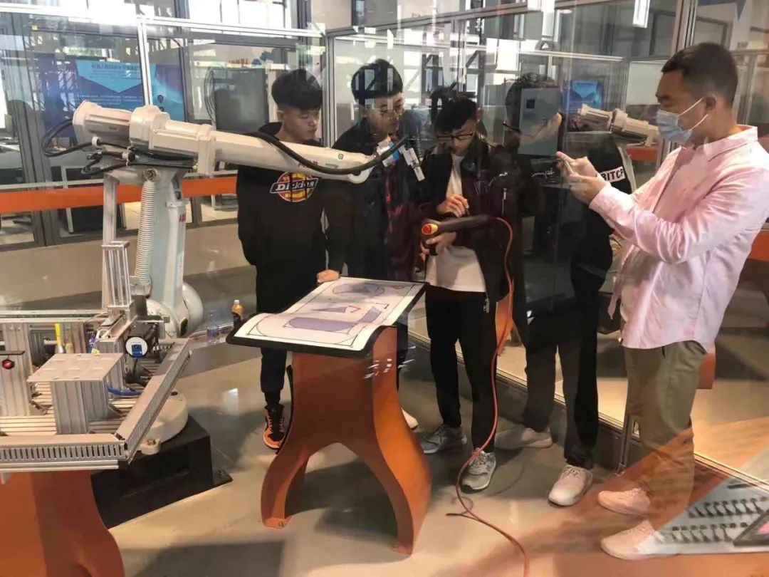 华北电力大学(保定)|品味历史风韵,感受校园风采