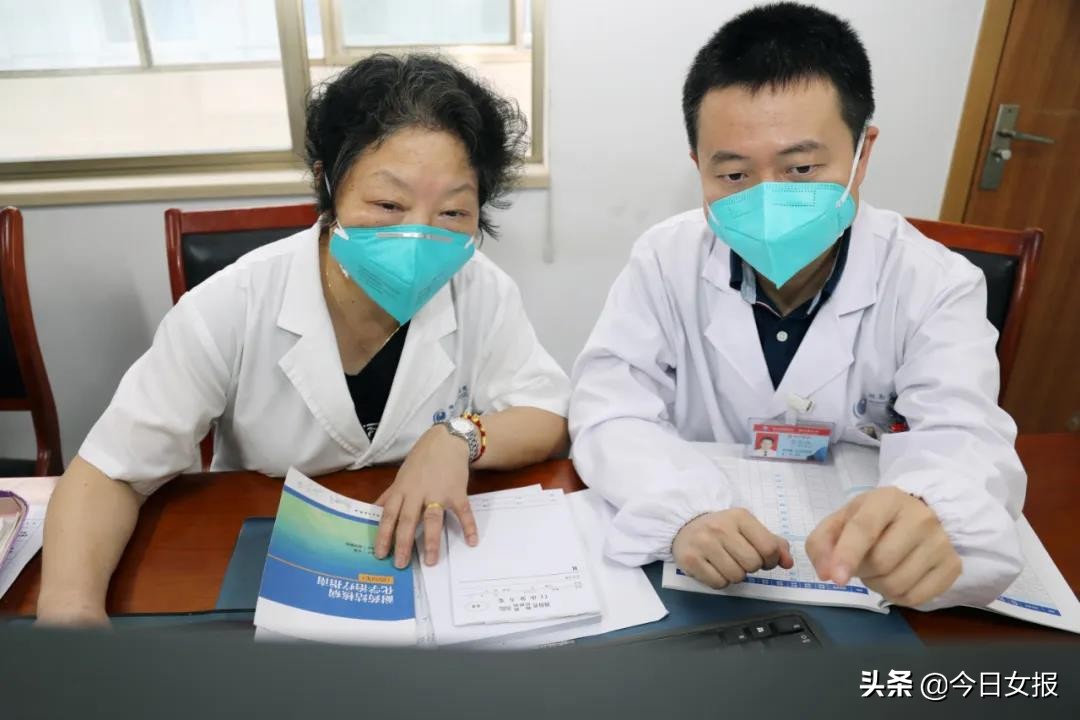 42岁女性突然大量脱发,30岁女人突然大量脱发原因