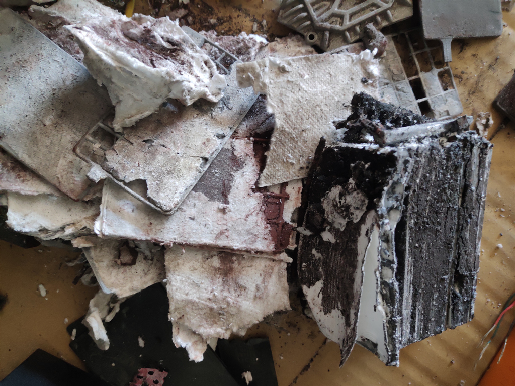 电瓶车电池硫化严重怎么修复,脉冲充电器能修复电瓶硫化吗