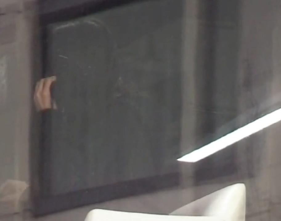 女明星自恋现场视频,女孩因为太自恋发布自拍照