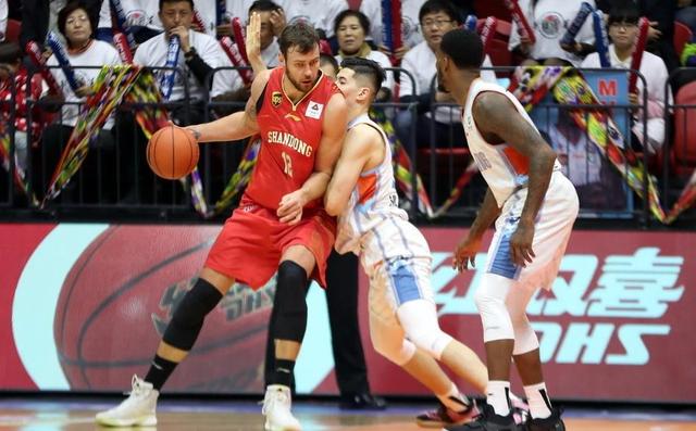 莫泰尤纳斯低位技术,莫泰尤纳斯比赛时刻