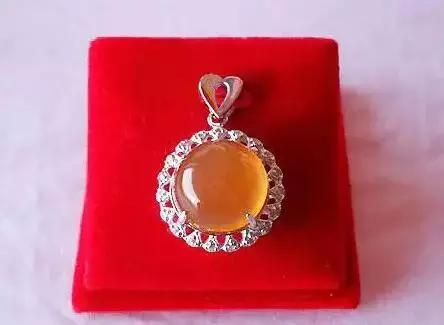 玉髓为什么看上去不透,玉髓不好在哪里