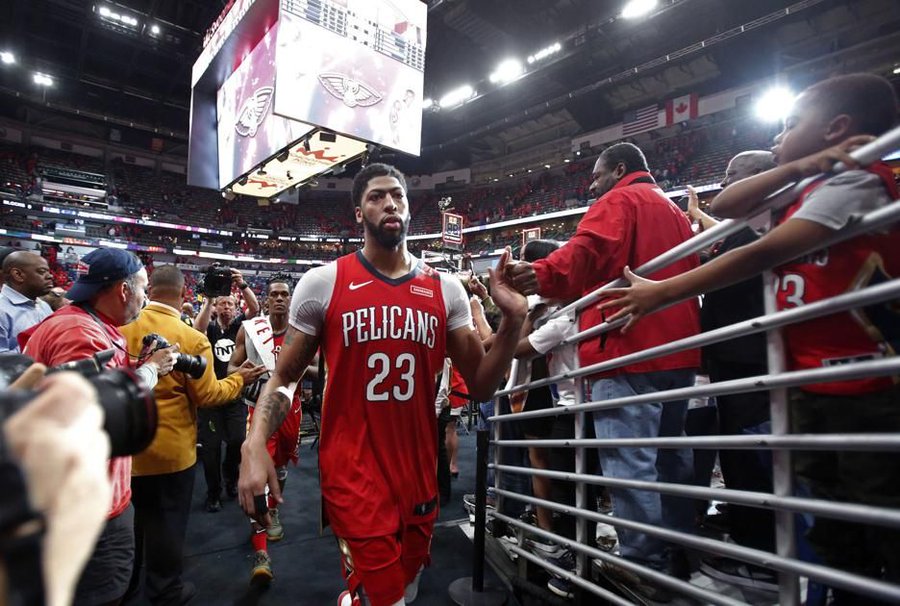 深度看詹姆斯打球,浓眉三节轰42分创造湖人生涯新高