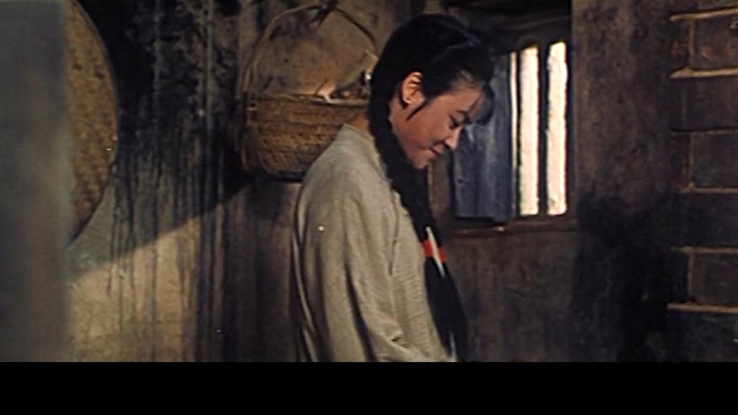 25年老电影揭露封建悲惨命运,老电影讲述旧社会女人的悲惨