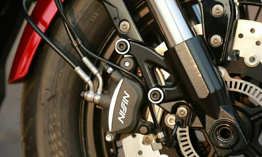 龙嘉V霸650发布:辐条、日清、KYB、无钥、座椅手把加热