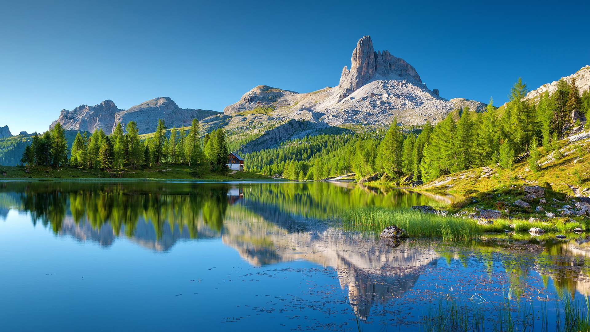 天天去旅行的人经济来源,总在旅行的人怎么挣钱