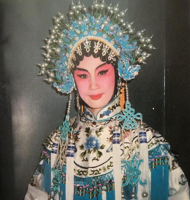 1988年,在大会上“请小平同志不要吸烟”的女人,后来怎样了