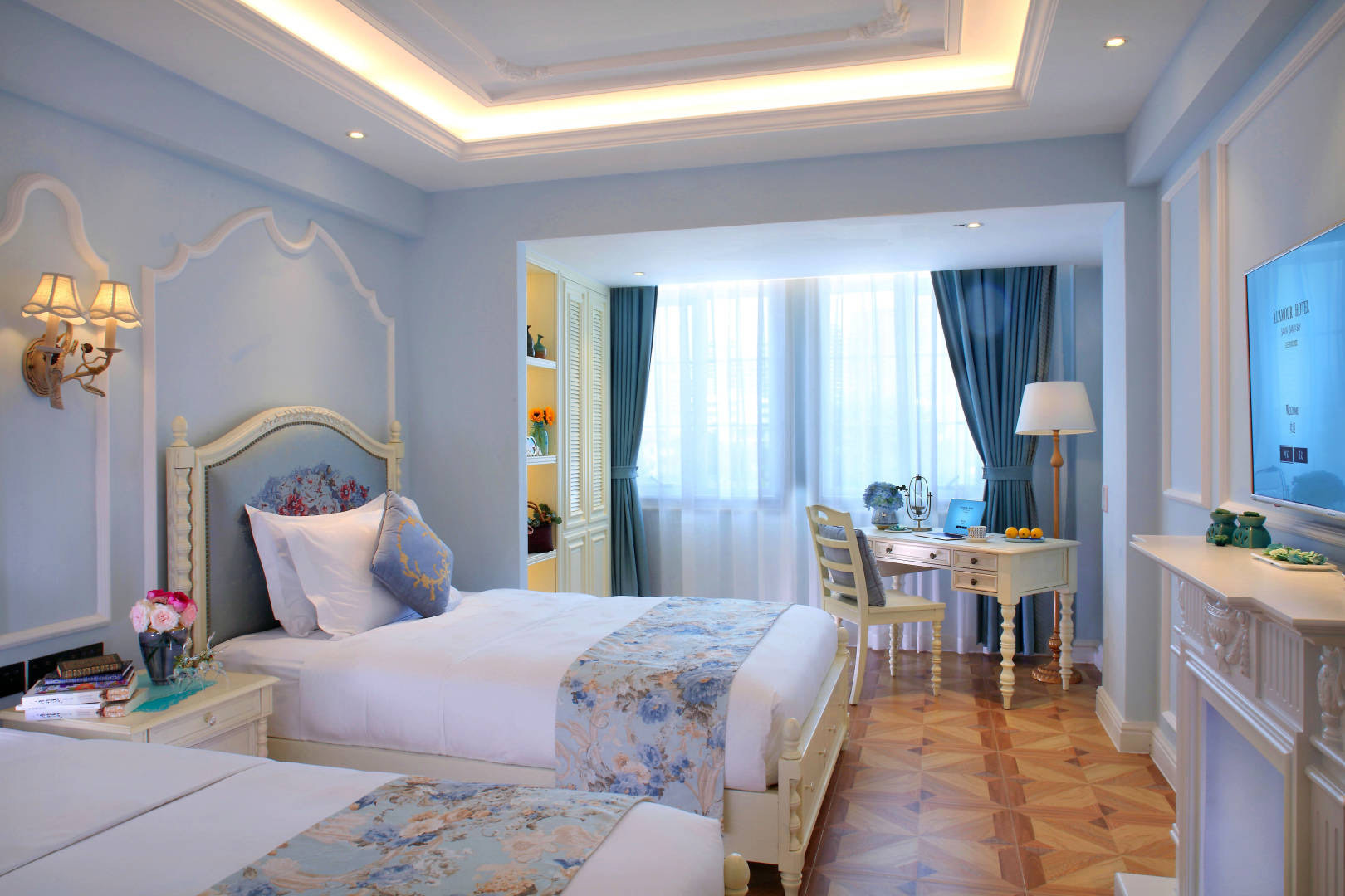 涓藉憟閰掑簵闆嗗洟娴峰崡,鎼虹▼鏃椾笅涓藉憟閰掑簵绠＄悊闆嗗洟