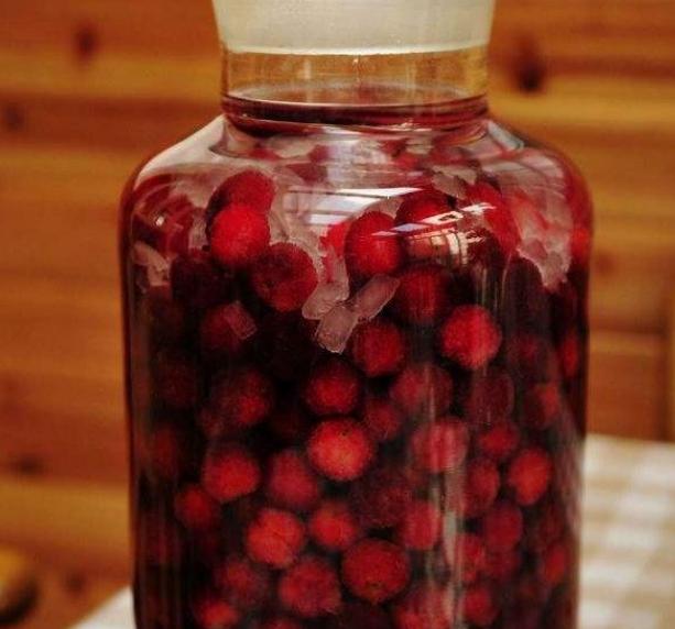 6月份适合泡酒的水果,用什么水果泡酒喝可以美容养颜