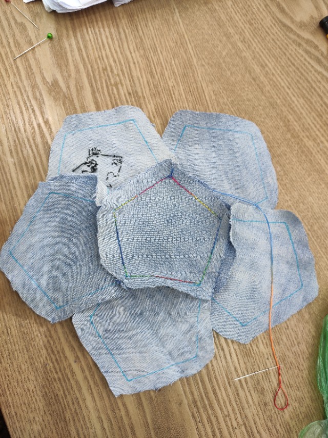 布艺小圆球挂饰,布艺小圆球图片