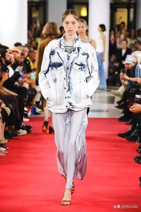 2024春夏五大流行趋势早穿早时髦,2019春夏4大流行趋势照着穿美到哭