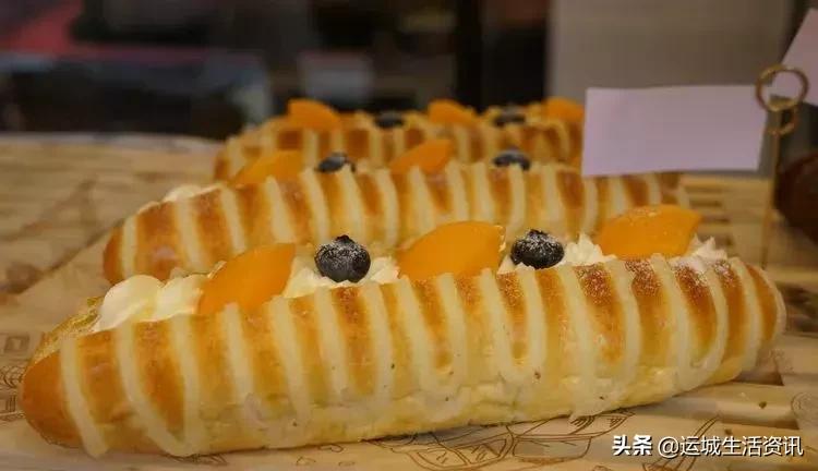 市民排队免费吃蛋糕：运城天鹅湾“生日颂烘焙”开业大酬宾