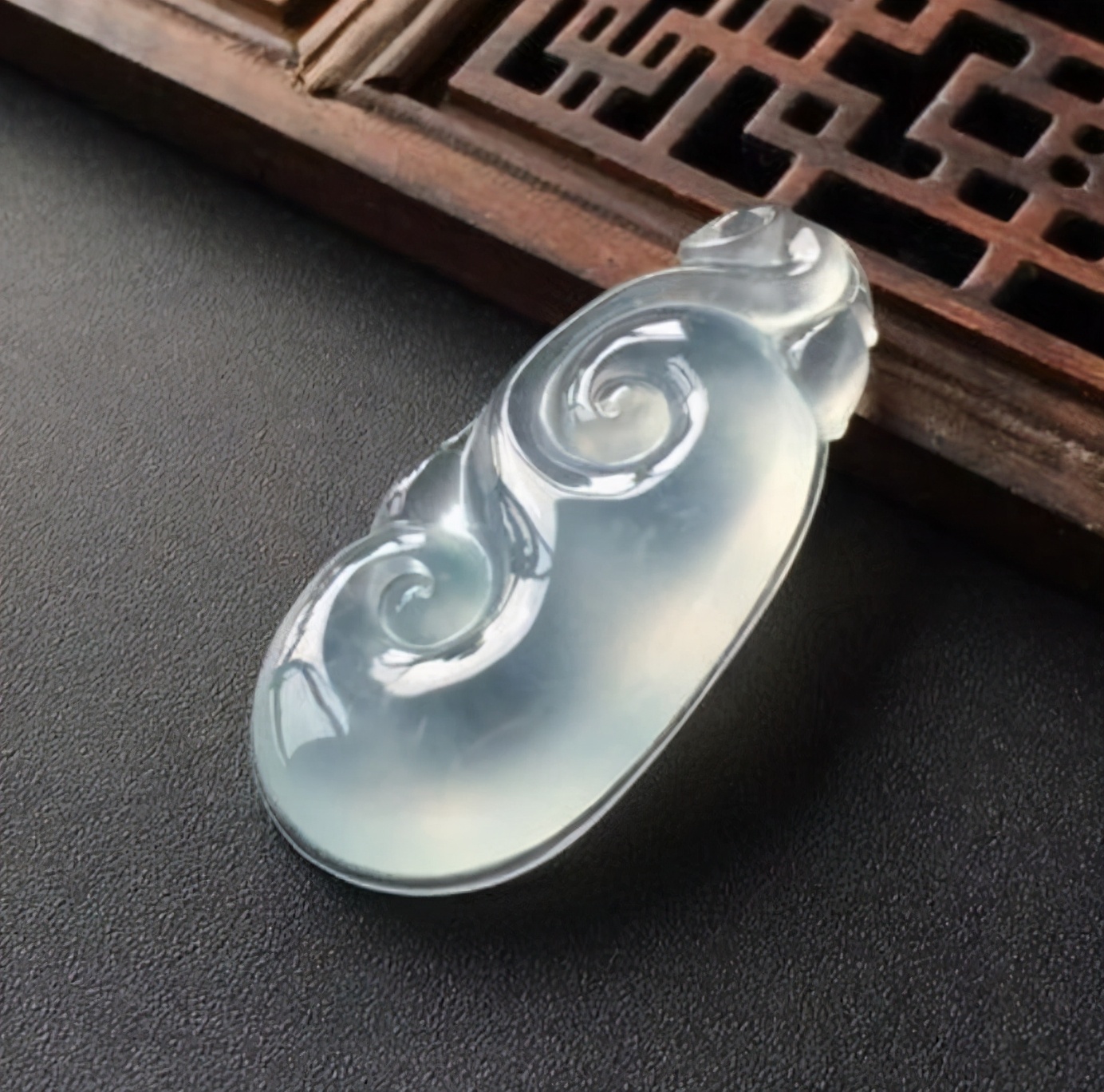 现在翡翠怎么那么多假货,翡翠假货多为什么还有那么多人买