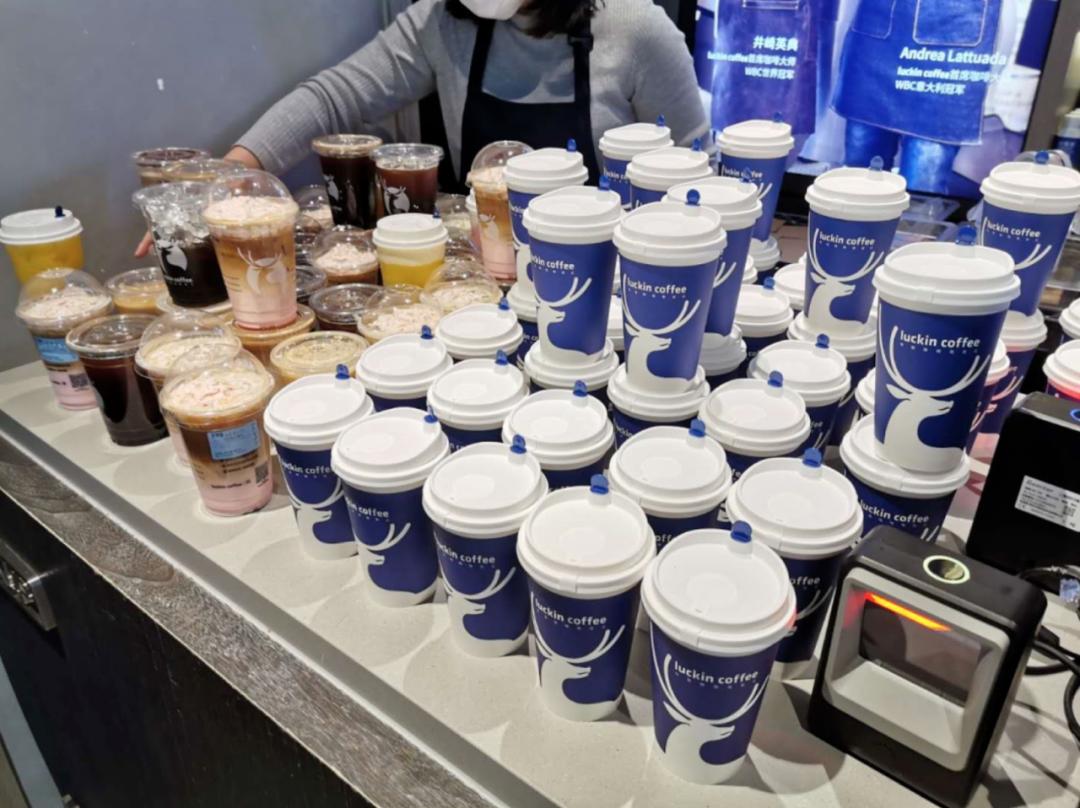 星巴克14薪怎么才能领,星巴克最新员工年薪