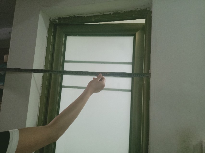 天地轴门扇与门框上下缝隙不一致,门扇靠墙门框和墙的缝隙留多大