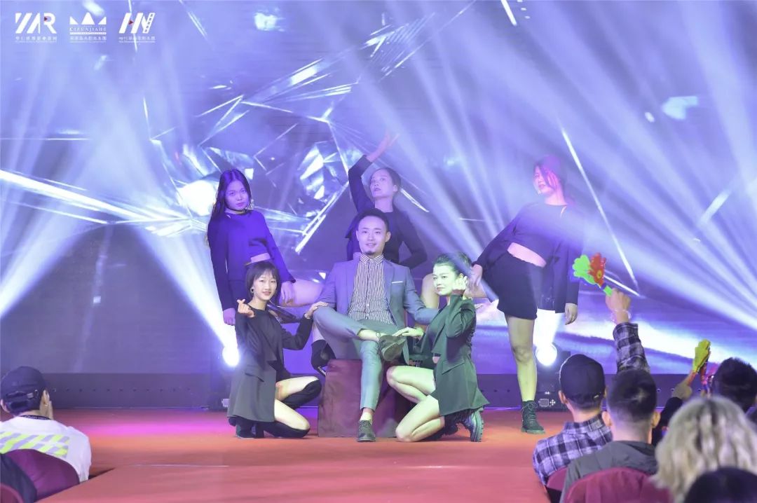 “筑梦华娱,致远未来”时代华娱第十一月总结大会