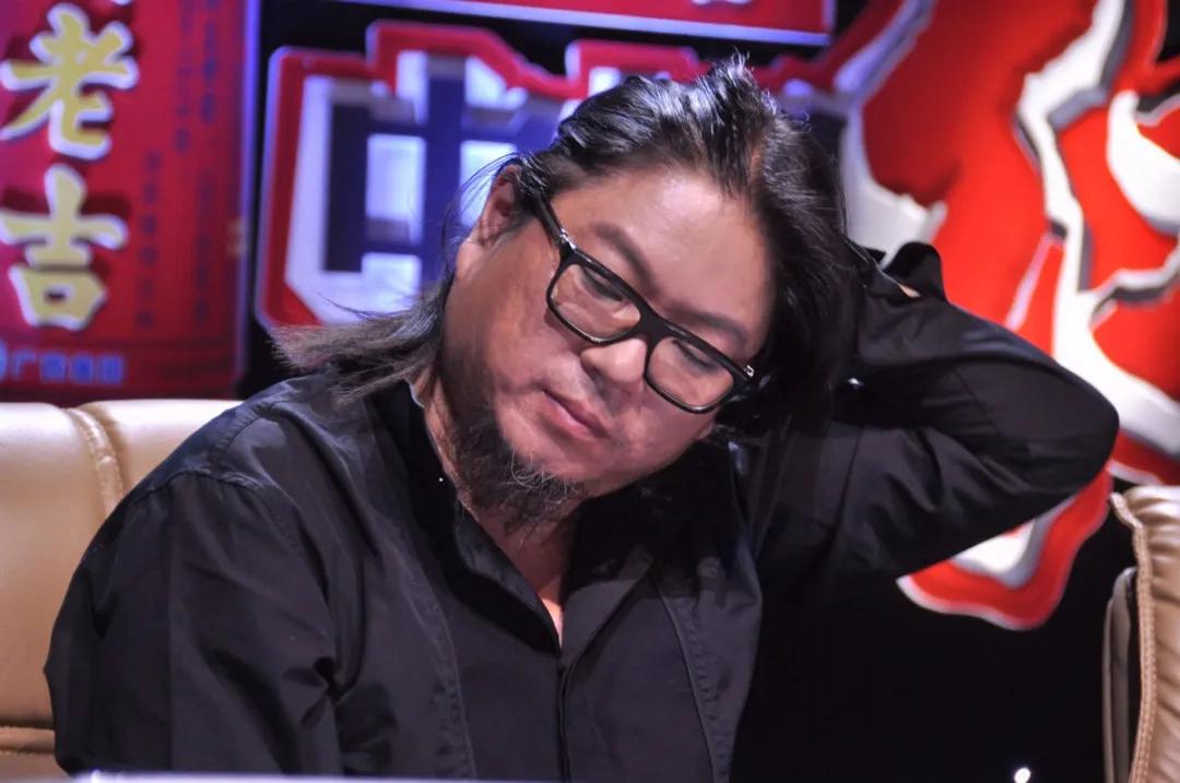 头发越来越长了终于可以留起来了,头发越来越长了打算剪短