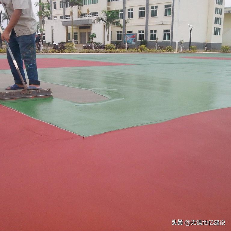 环氧地坪漆和丙烯酸地坪漆有毒吗,环氧地坪漆上能刷丙烯酸地坪漆吗