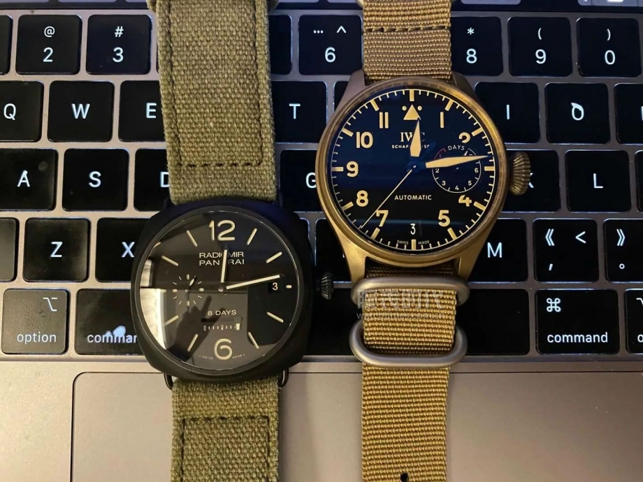 网友晒自己微信好友数量,网友晒1300手表