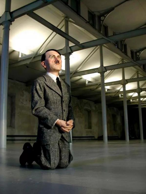 香蕉艺术品拍出12万,香蕉贴墙上能变艺术品