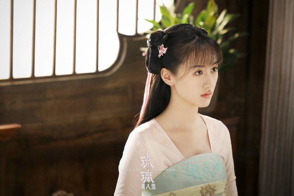 杨紫19年在欢瑞的地位,欢瑞一姐和一哥杨紫李易峰