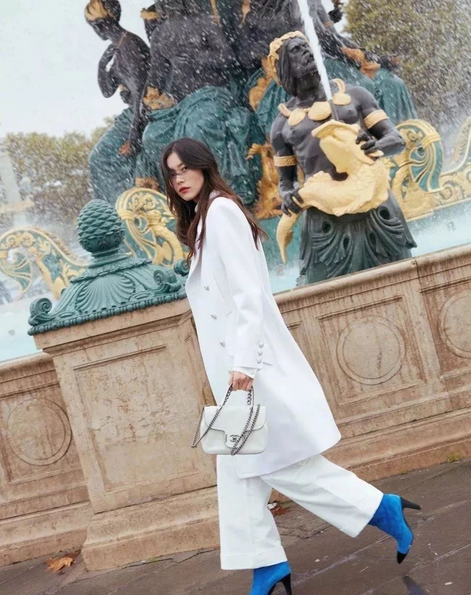 刘雯高圆圆必备私服,刘雯高圆圆女神都钟爱纯色连衣裙