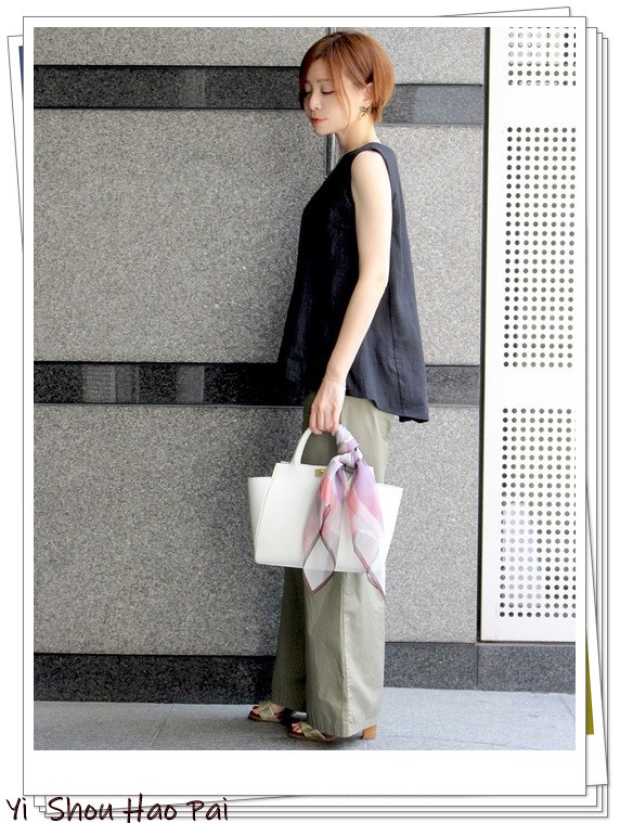 夏天绿色短袖阔腿裤套装配的凉鞋,黑色阔腿裤配绿色碎花上衣好看吗