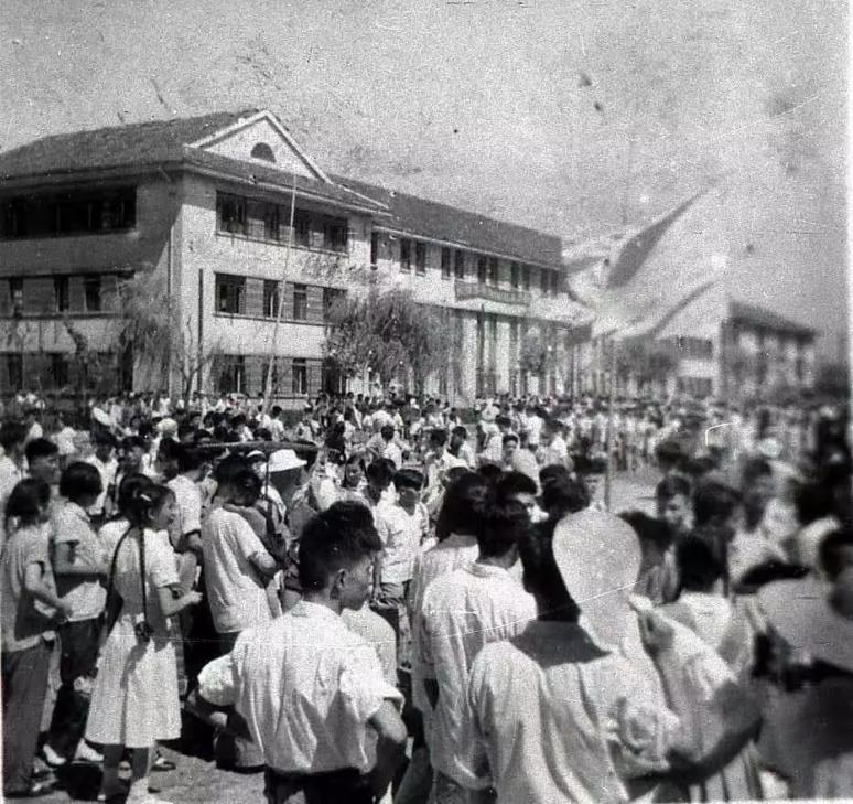 就业率99.24%!西部第一名校:走出42位两院院士,坐拥12大网红餐厅!