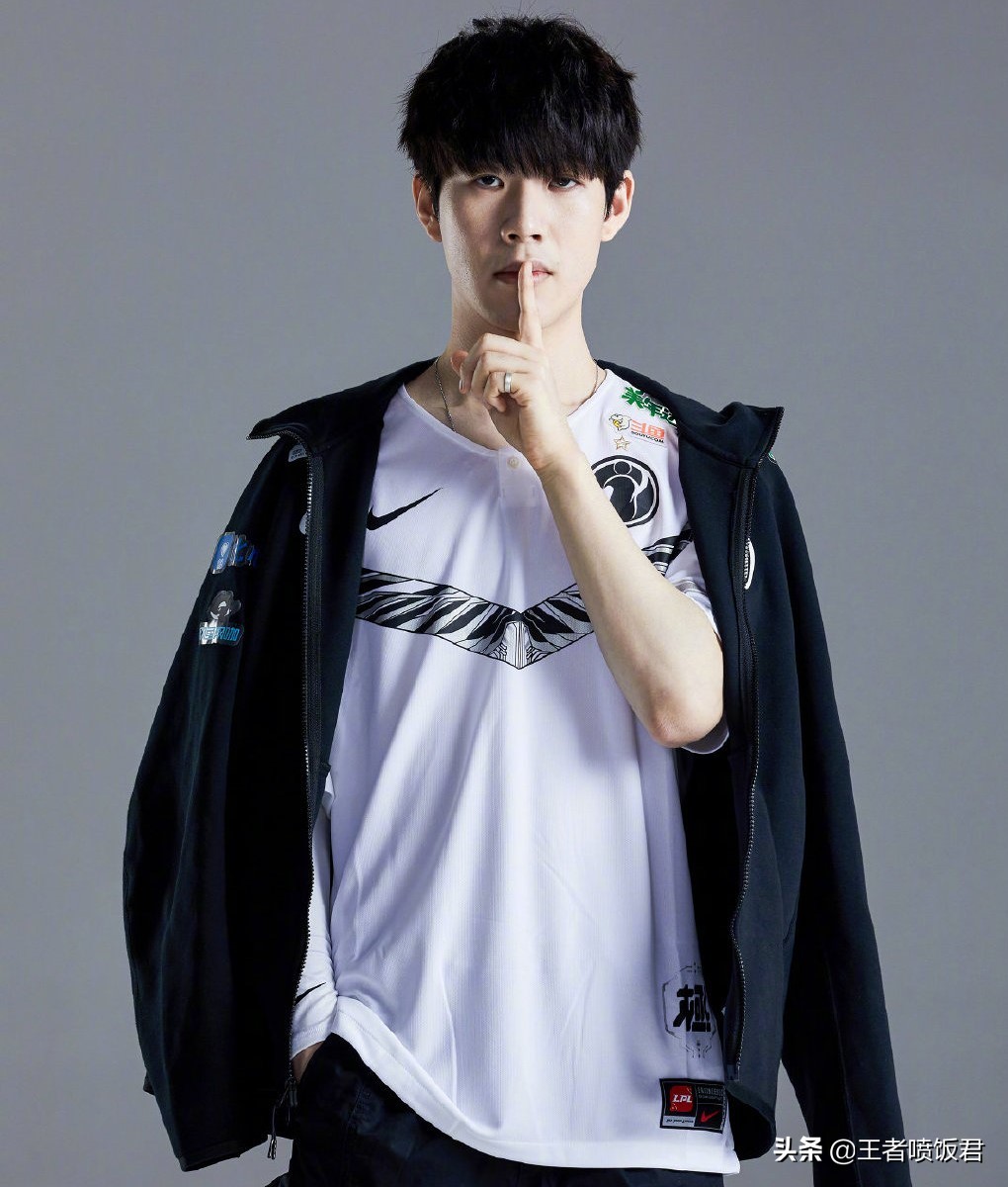 theshy将超级号打到青铜，定位规则引热议，粉丝：shy哥倒了？