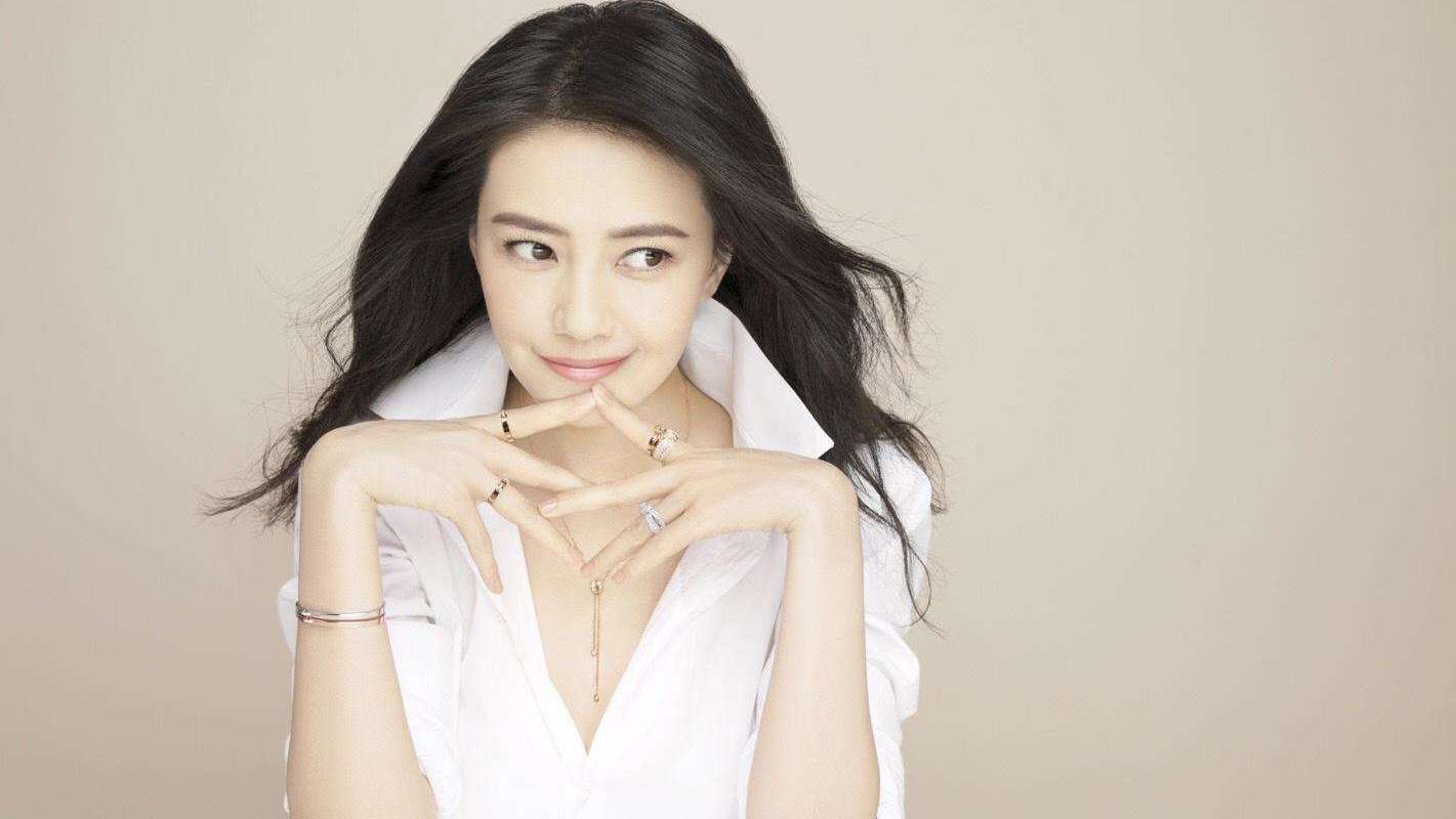 肖战是被哪个星探发现的,肖战是怎么被星探发现的