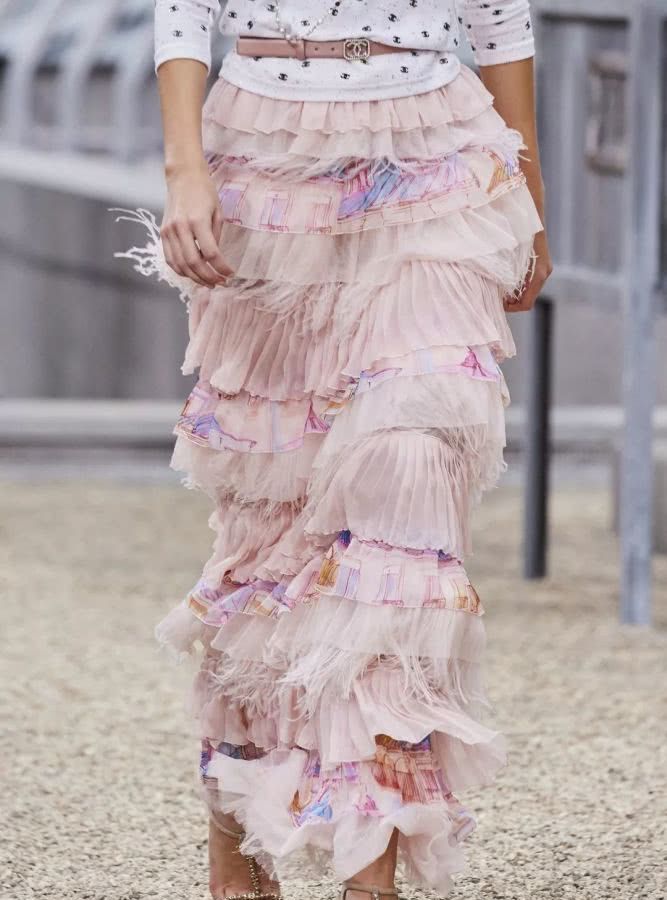 追了《爱的迫降》这么久，我终于看到一只想买的包了