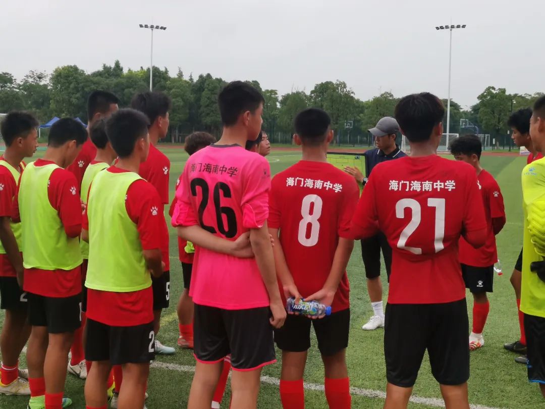 海门校园足球代表队在2020年南通市青少年校园足球联赛中获佳绩