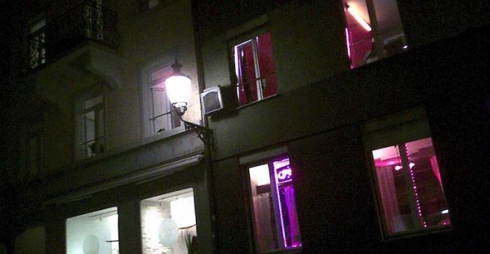 瑞士*女妓**合法化79年，入行条件严格，20%男人光顾过*院妓**