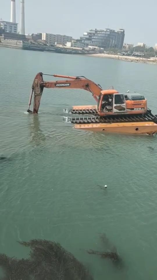 岳阳水上浮筒挖掘机出租,湖南岳阳市挖掘机租赁电话