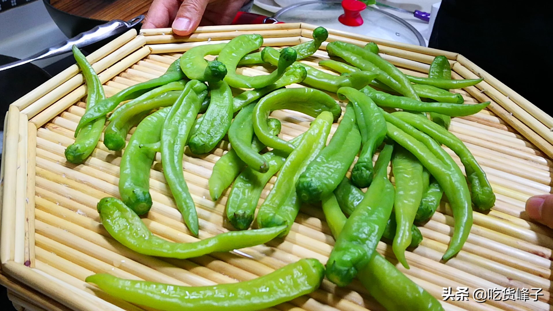 腌辣椒注意事项,腌辣椒时只加盐就大错特错