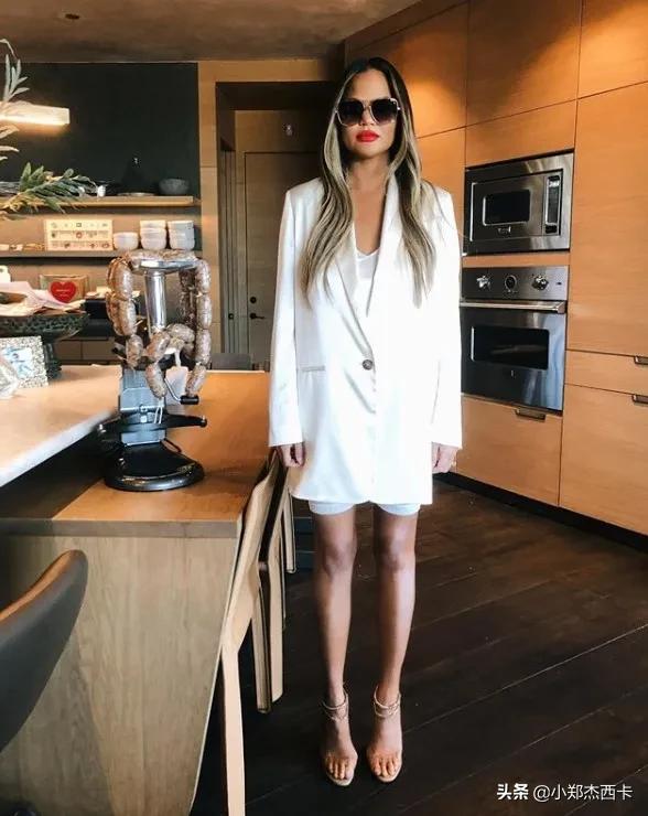 33岁传奇嫂拆掉假胸;我身上除了颧骨是真的,其他都是假的