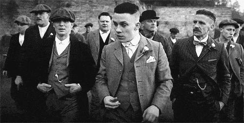 评论破百万的电视剧,豆瓣评分9.5的神剧