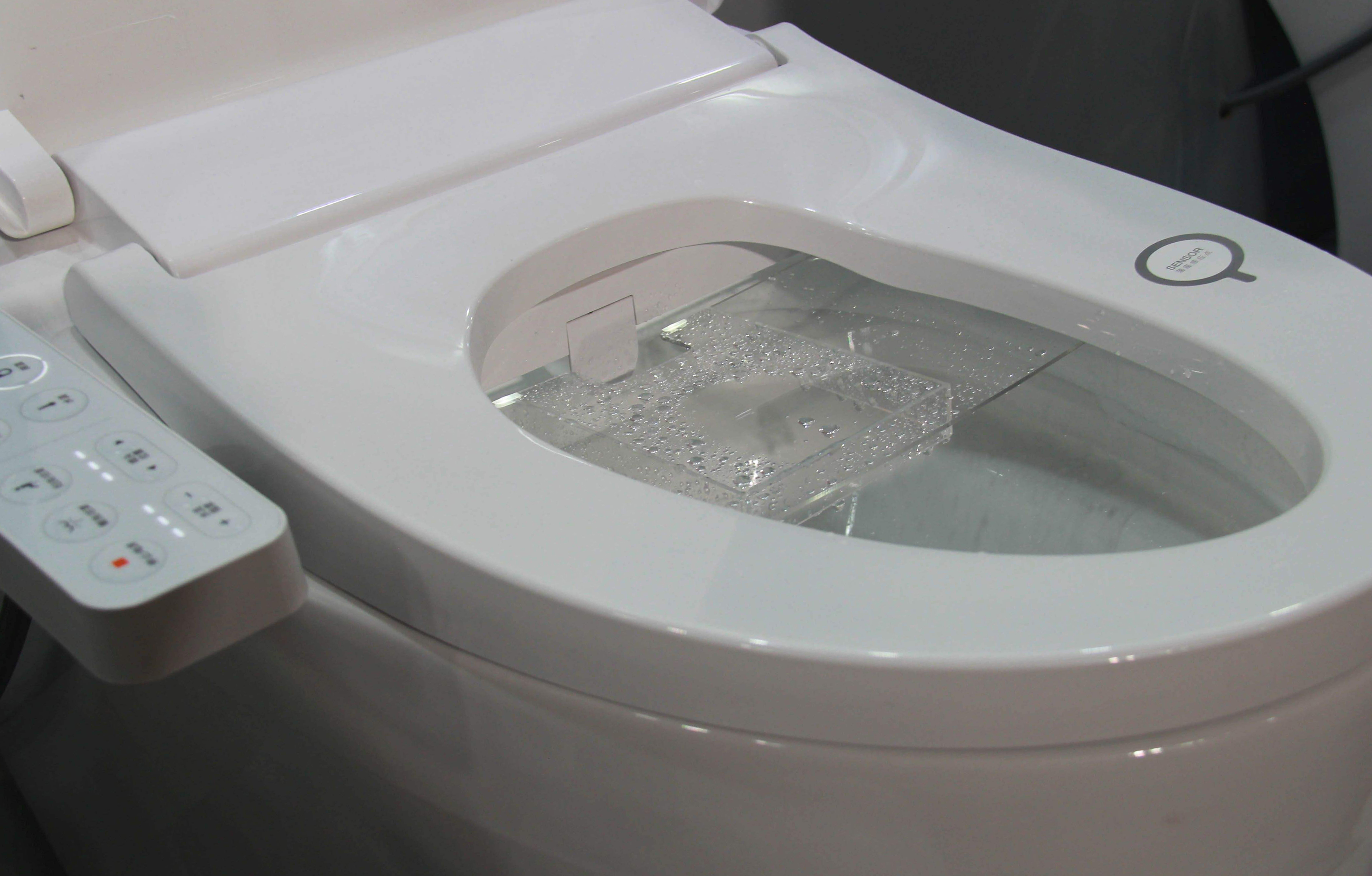 越来越多人开始买智能马桶盖,到底值不值得投入?内行人说句实话