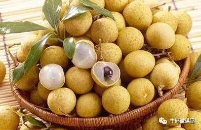 产后乳房表面起红色疙瘩,产后乳房有黄豆大小的硬疙瘩