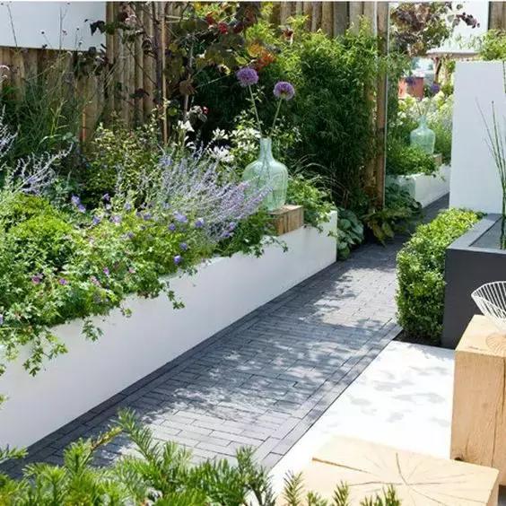 早晨深化设计研究院--住别墅的有钱人，都是如何规划自己院子的？