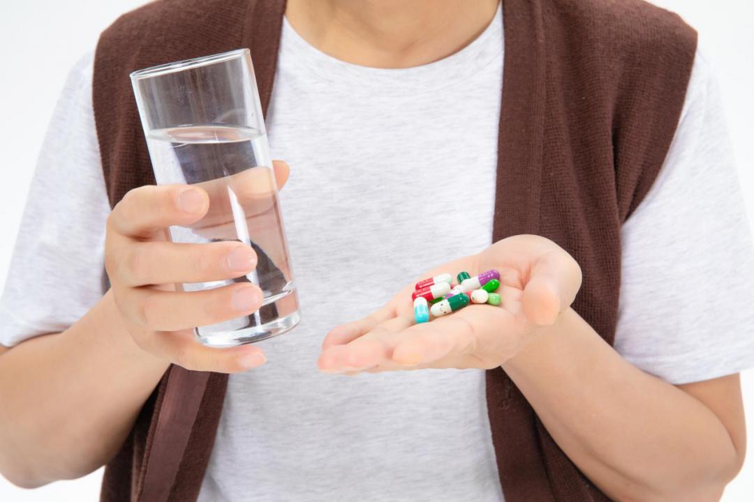 空腹服药与饭前服药的正确时间,服药时间及知识大全强烈建议收藏